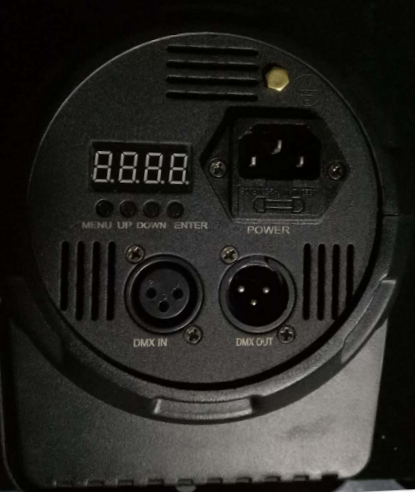 3顆15W調焦PAR燈 2